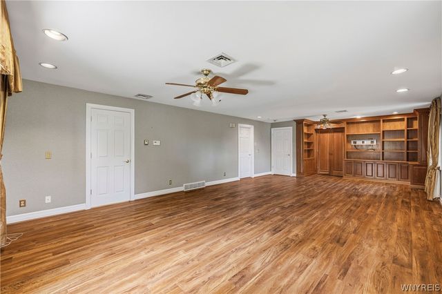 687 Mountain View Drive, Lewiston, NY 14092
