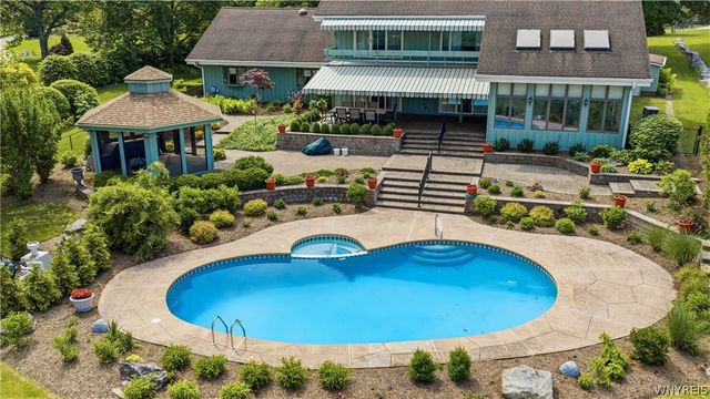 687 Mountain View Drive, Lewiston, NY 14092