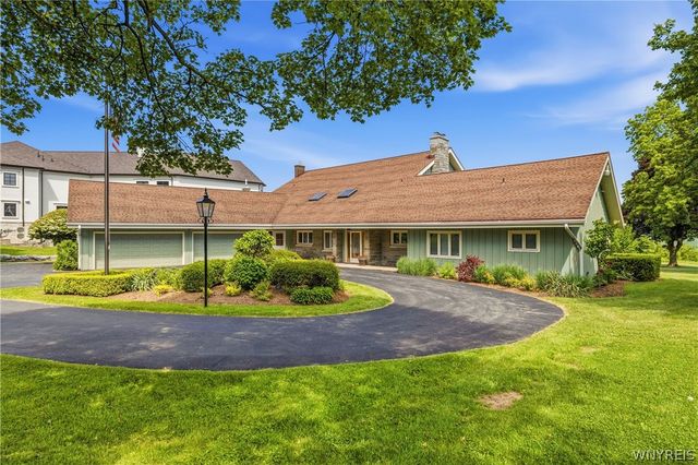 687 Mountain View Drive, Lewiston, NY 14092