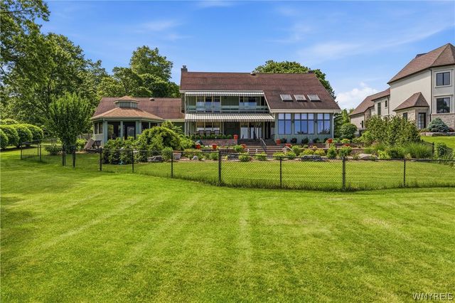 687 Mountain View Drive, Lewiston, NY 14092