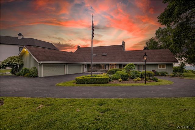 687 Mountain View Drive, Lewiston, NY 14092