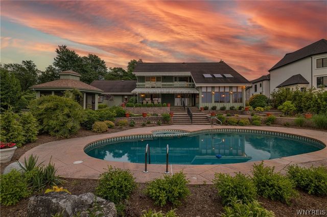 687 Mountain View Drive, Lewiston, NY 14092