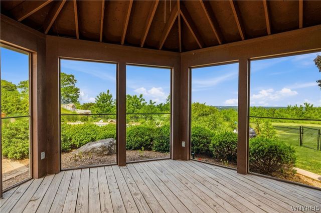 687 Mountain View Drive, Lewiston, NY 14092
