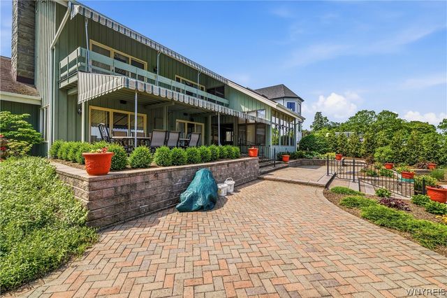 687 Mountain View Drive, Lewiston, NY 14092