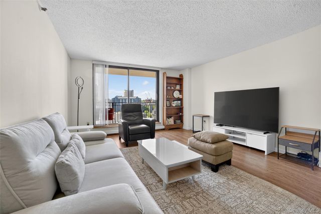 25 Rockledge Avenue 1007, White Plains, NY 10601