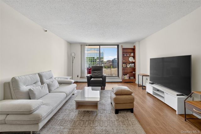 25 Rockledge Avenue 1007, White Plains, NY 10601