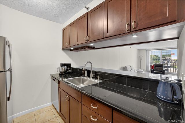 25 Rockledge Avenue 1007, White Plains, NY 10601