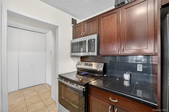 25 Rockledge Avenue 1007, White Plains, NY 10601