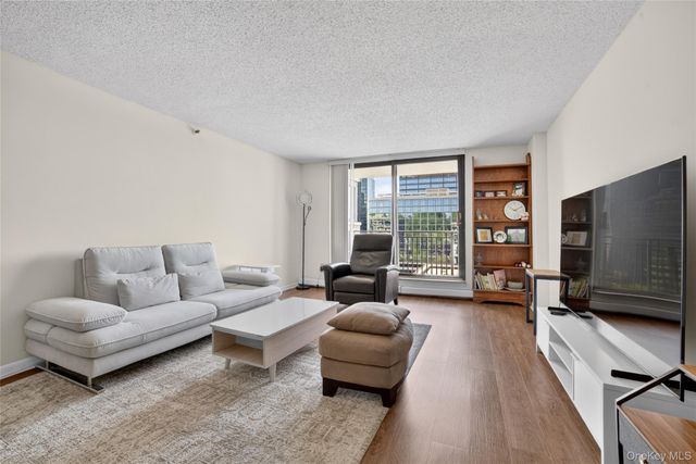 25 Rockledge Avenue 1007, White Plains, NY 10601