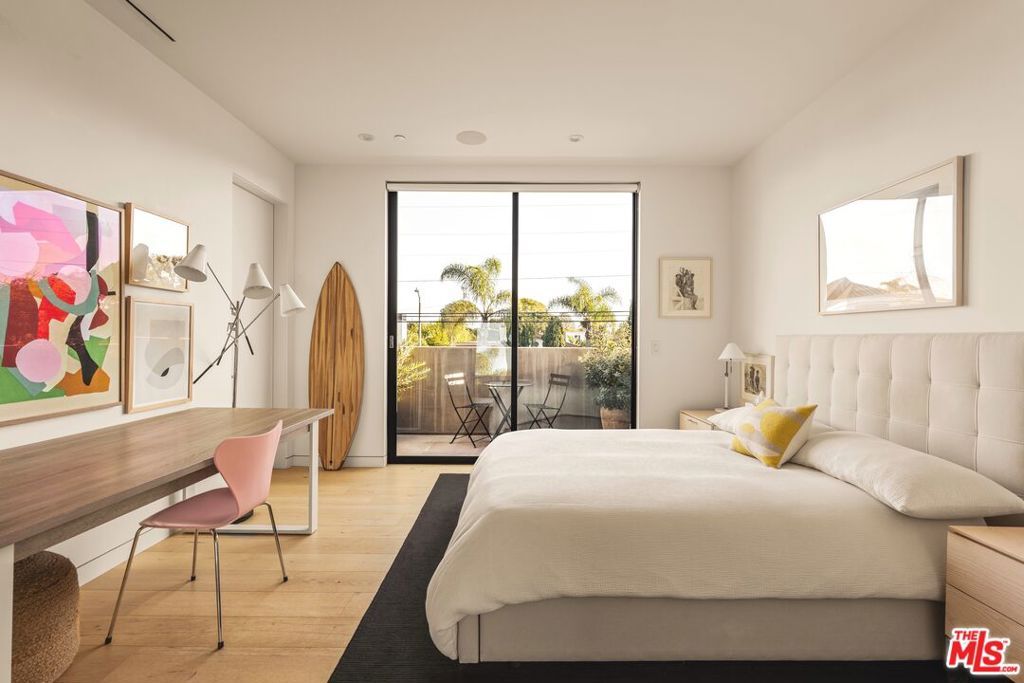 Image 17 of property listing at 1531 Louella Avenue, Venice, CA 90291