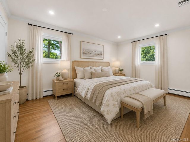 12 Deans Lane, Bayville, NY 11709