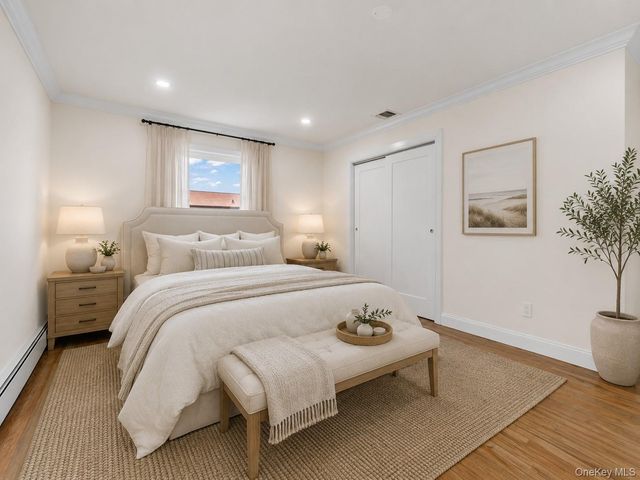 12 Deans Lane, Bayville, NY 11709