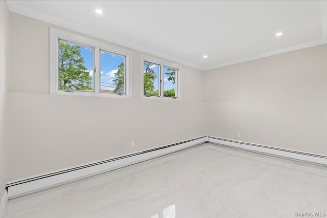 12 Deans Lane, Bayville, NY 11709