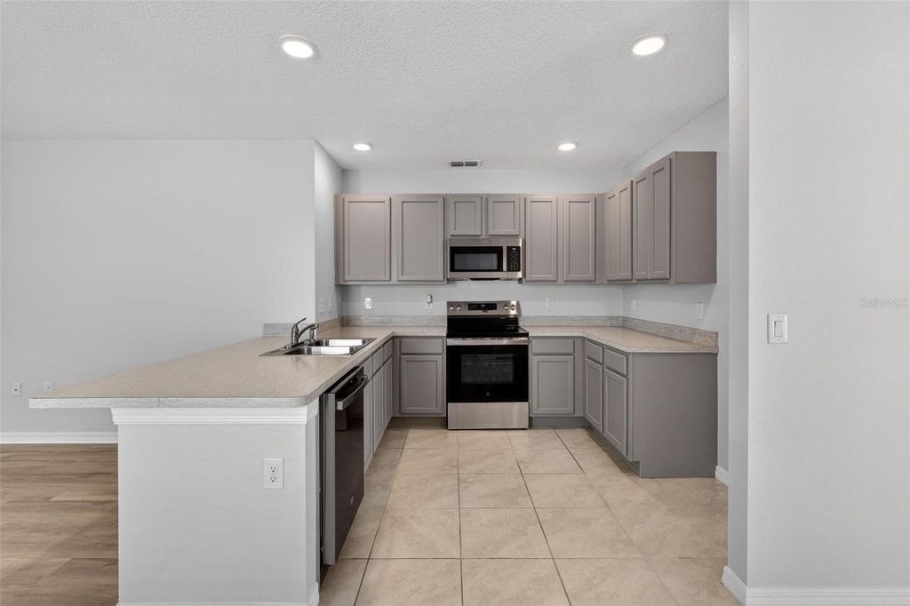 Image 17 of property listing at 349 HONEY BELL ROAD, Winter Haven, FL 33880