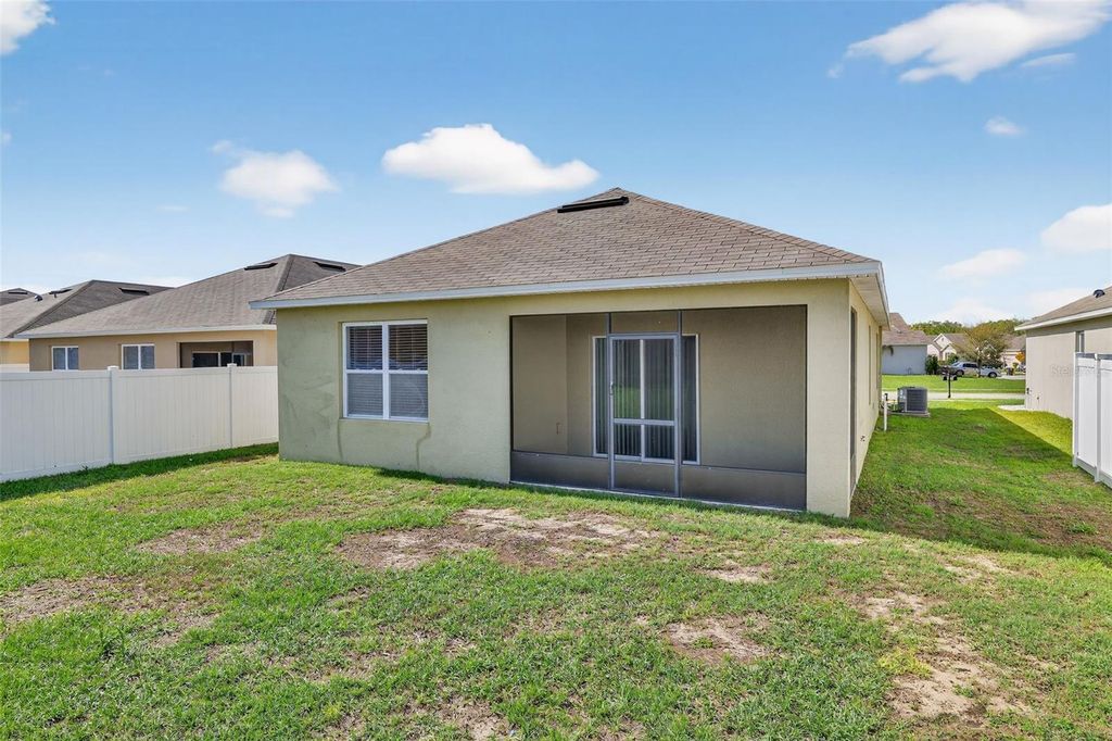 Image 3 of property listing at 349 HONEY BELL ROAD, Winter Haven, FL 33880