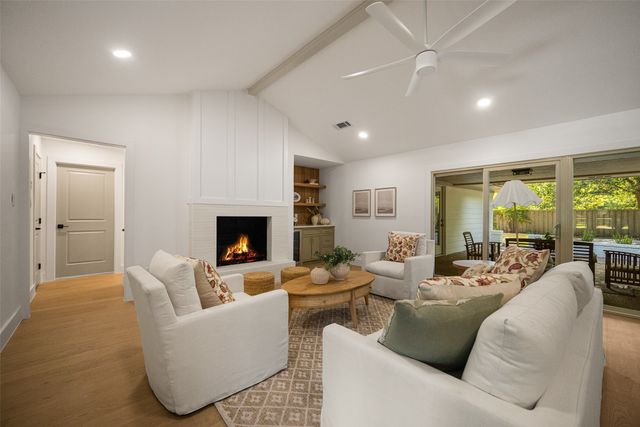 10656 Cox Lane, Dallas, TX 75229
