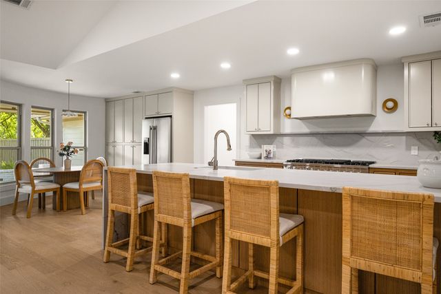 10656 Cox Lane, Dallas, TX 75229