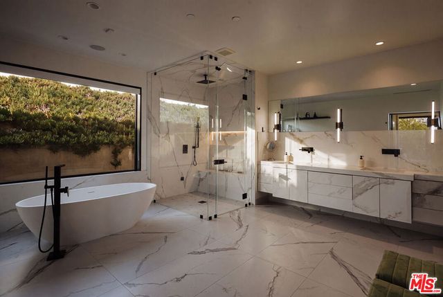 455 Castle Place, Beverly Hills, CA 90210