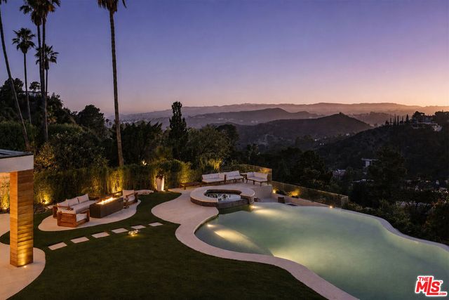 455 Castle Place, Beverly Hills, CA 90210