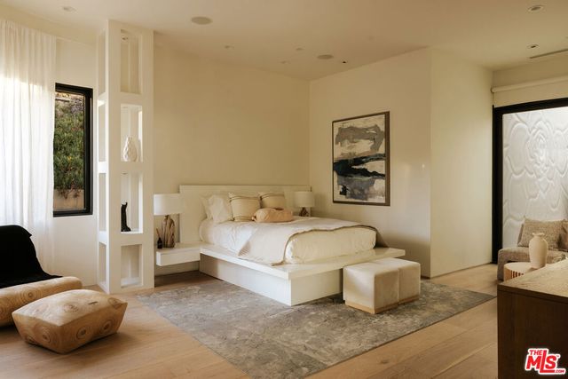 455 Castle Place, Beverly Hills, CA 90210