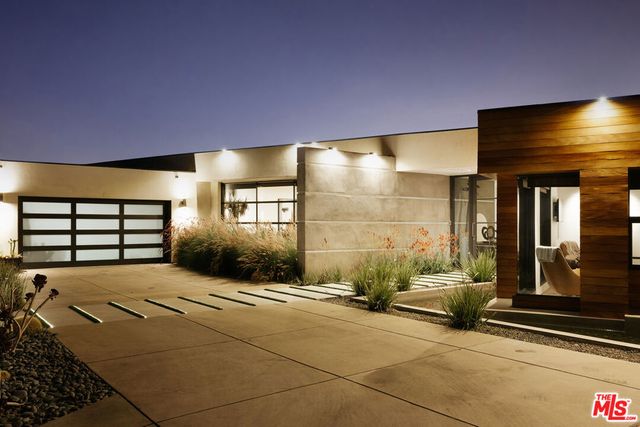 455 Castle Place, Beverly Hills, CA 90210