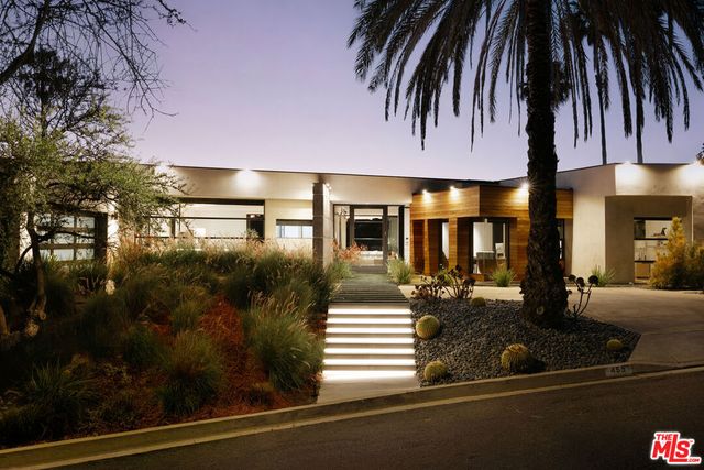 455 Castle Place, Beverly Hills, CA 90210