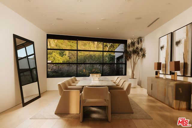 455 Castle Place, Beverly Hills, CA 90210