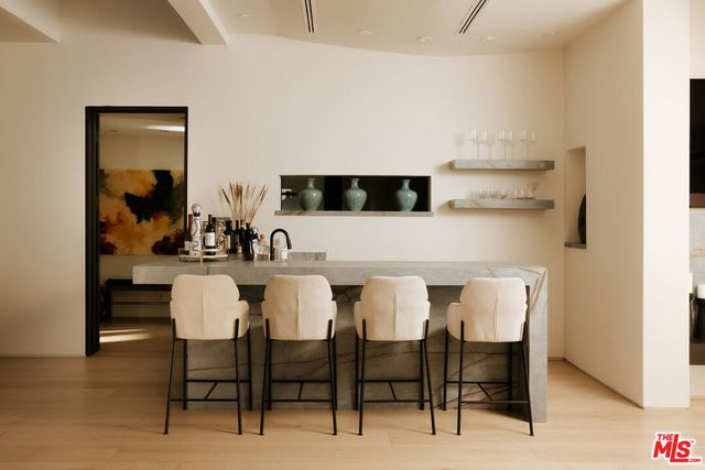 455 Castle Place, Beverly Hills, CA 90210