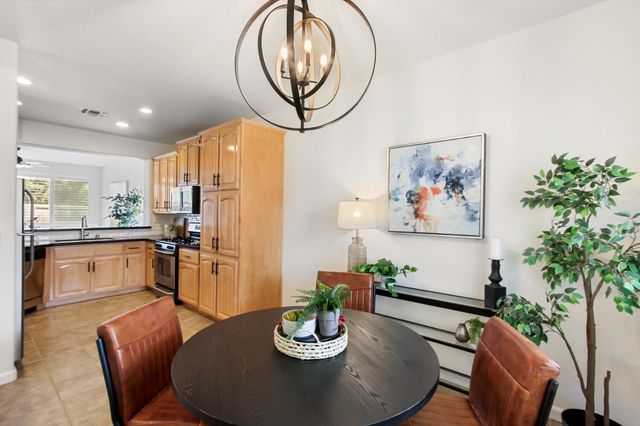 2218 Shady Creek Rd, Folsom, CA 95630