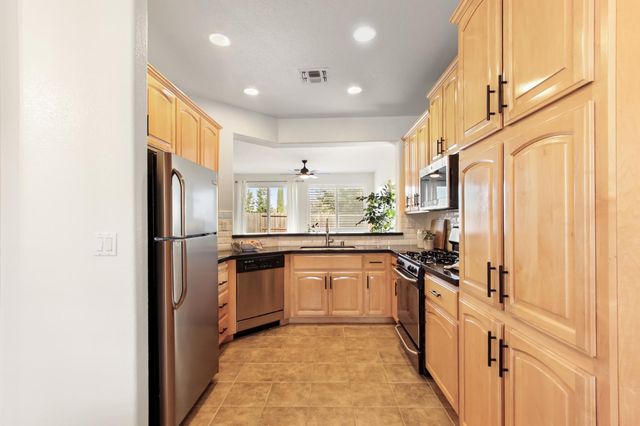 2218 Shady Creek Rd, Folsom, CA 95630