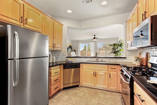 2218 Shady Creek Rd, Folsom, CA 95630