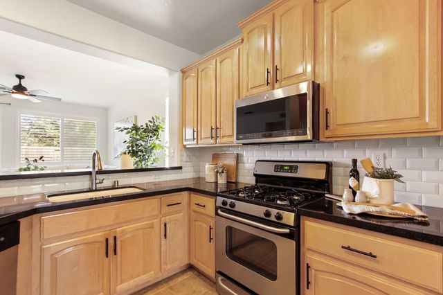 2218 Shady Creek Rd, Folsom, CA 95630