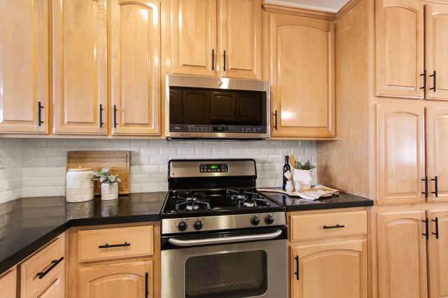 2218 Shady Creek Rd, Folsom, CA 95630