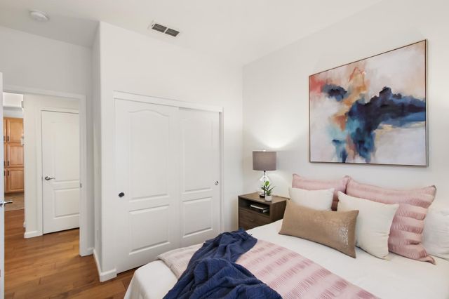 2218 Shady Creek Rd, Folsom, CA 95630