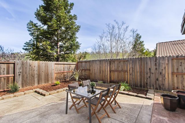 2218 Shady Creek Rd, Folsom, CA 95630