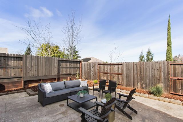 2218 Shady Creek Rd, Folsom, CA 95630