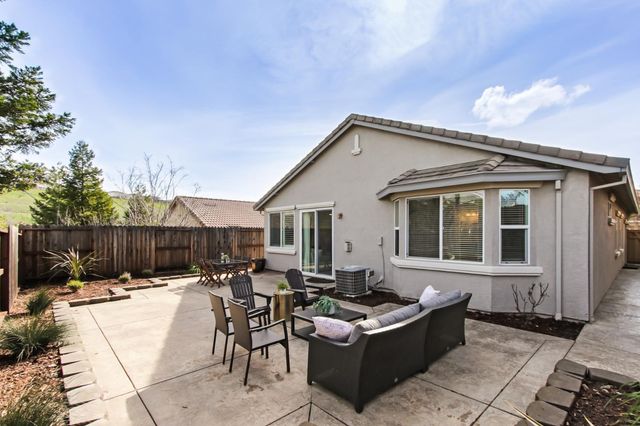 2218 Shady Creek Rd, Folsom, CA 95630