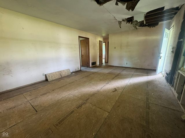 2324 E Thompson, Indianapolis, IN 46227