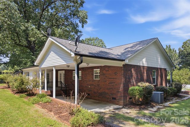 125 Shady Bluff Drive, Gastonia, NC 28052