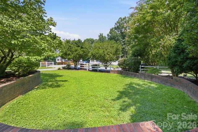 125 Shady Bluff Drive, Gastonia, NC 28052