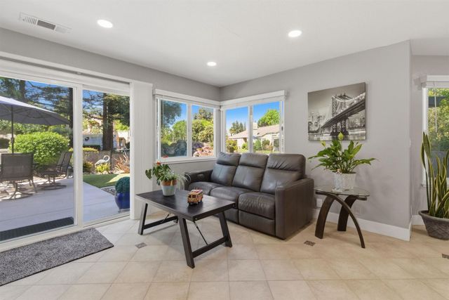 1009 Copper Lake Ct, Modesto, CA 95355