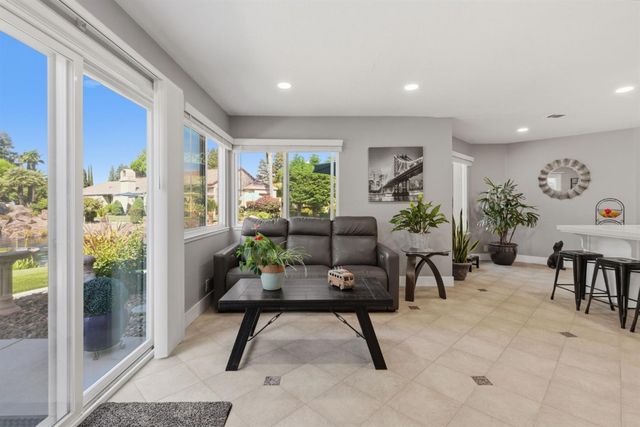 1009 Copper Lake Ct, Modesto, CA 95355