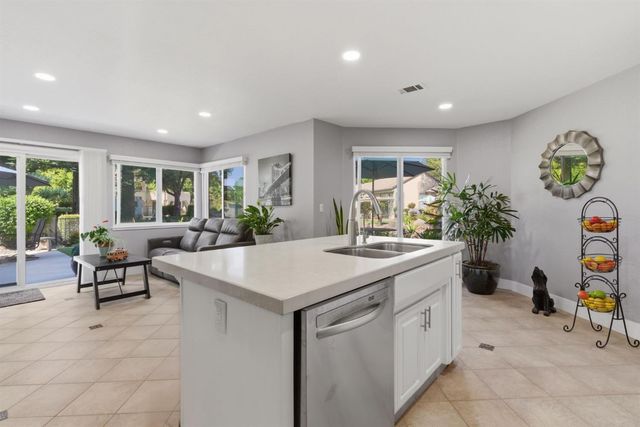 1009 Copper Lake Ct, Modesto, CA 95355