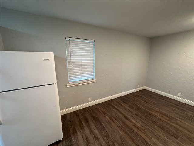 309 Murphy Road, Burleson, TX 76028