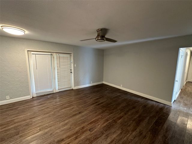 309 Murphy Road, Burleson, TX 76028