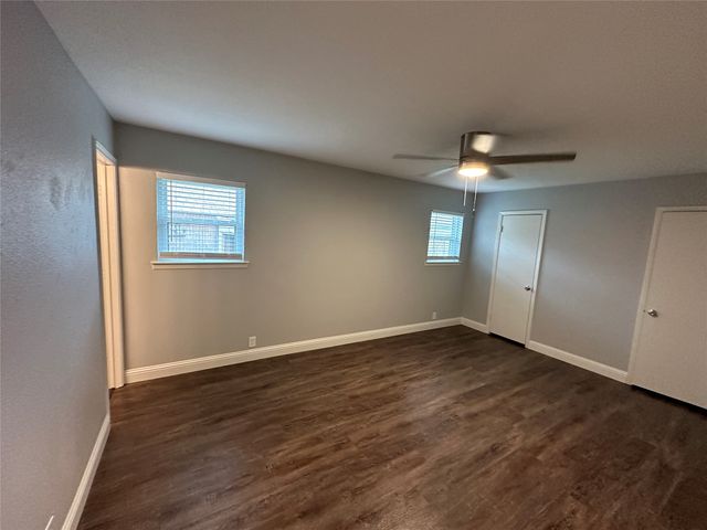 309 Murphy Road, Burleson, TX 76028