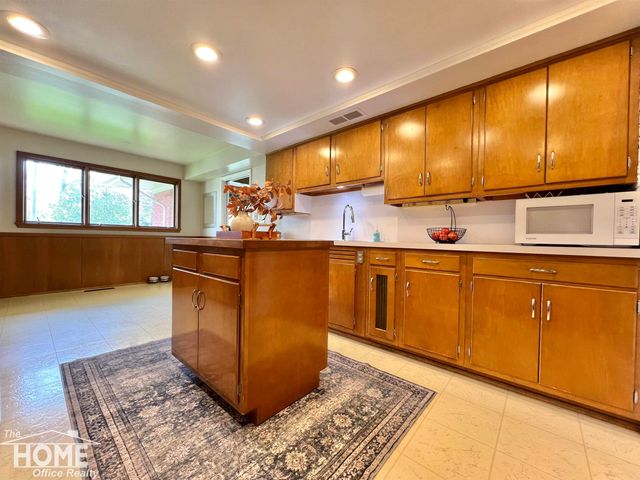1111 W King Street, Owosso, MI 48867