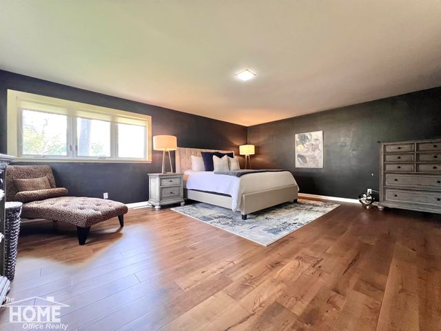 1111 W King Street, Owosso, MI 48867