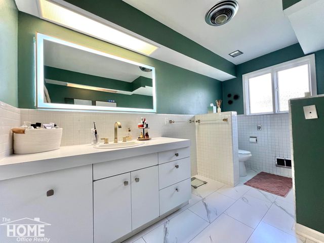 1111 W King Street, Owosso, MI 48867