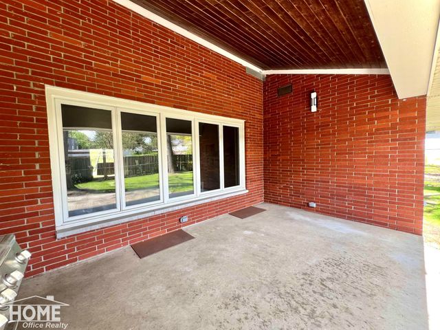 1111 W King Street, Owosso, MI 48867